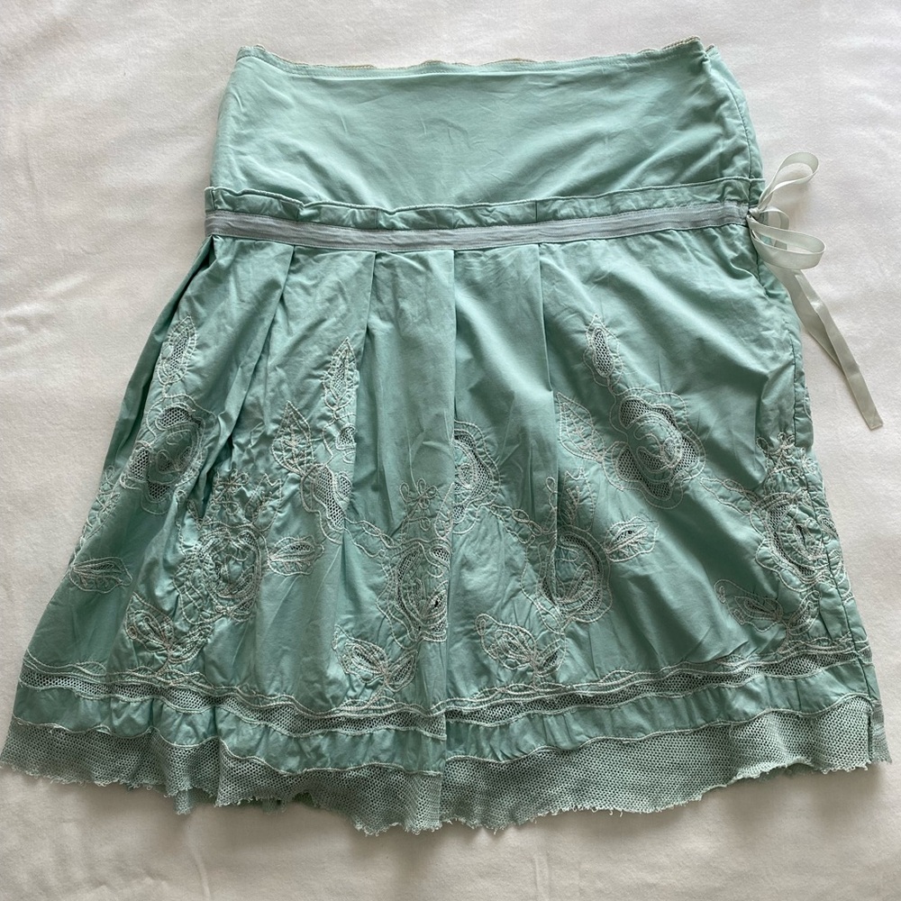Vintage seafoam green embroidered skirt size 6